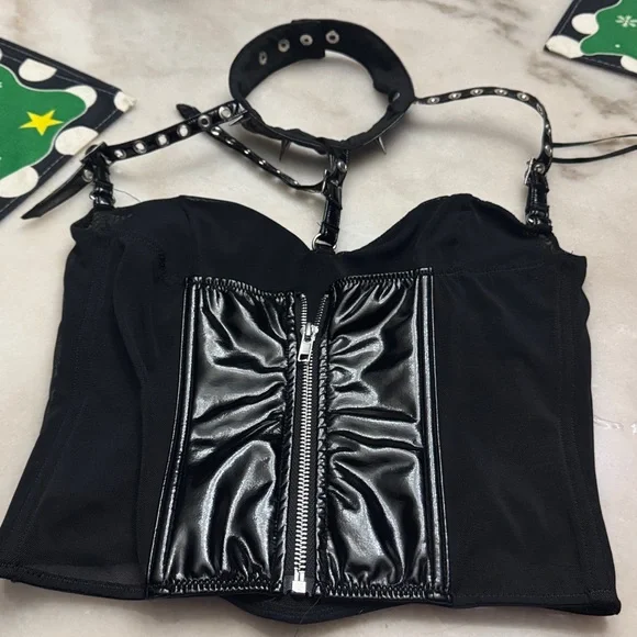 Widow harness spiked top - Picture 3 of 9